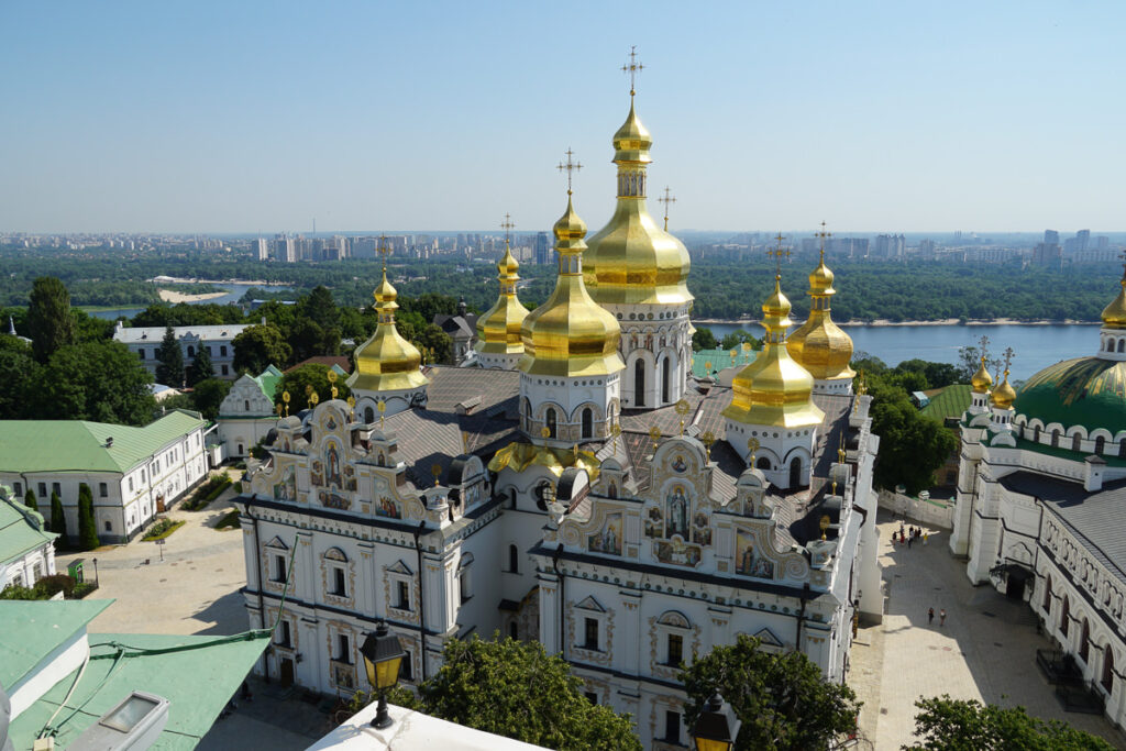 Kiew, Ukraine - 22. Juni 2017: Schaufenster Mit Maniküre Und